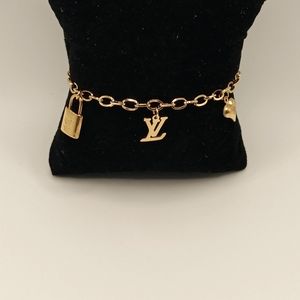 Beautiful chain bracelet 😍